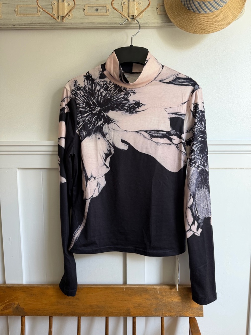 Commense Black and Light Pink Floral Long Sleeve Tee